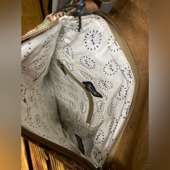 Western Leather Crossbody Concealed Purse - Picture 5 of 5